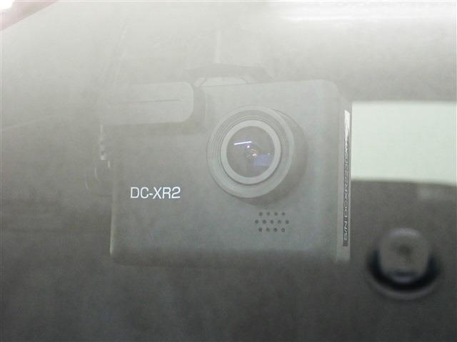 UJ0048472290_18_001.jpg