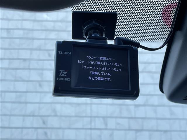 UZ0047837887_7_001.jpg