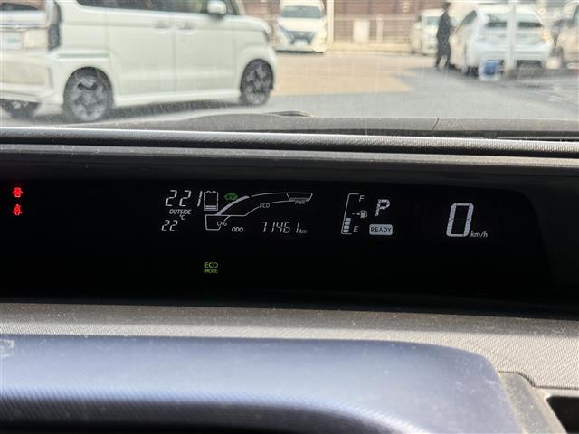 UZ0048493649_33_002.jpg