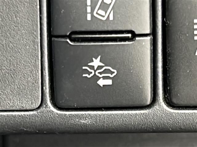 UZ0047810881_35_003.jpg
