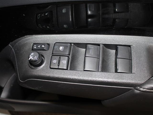 UJ0048343620_77_001.jpg