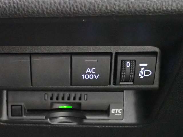 UJ0048447586_33_001.jpg