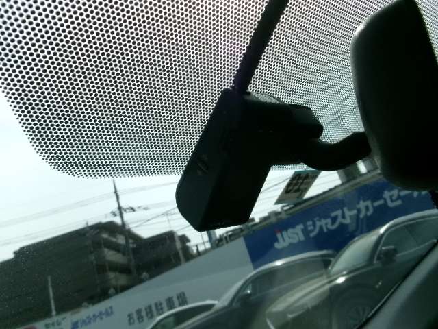 U00048199586_11_001.jpg