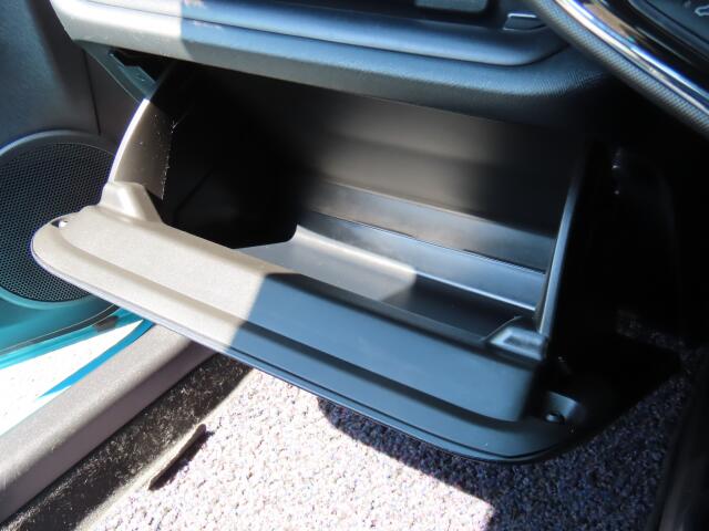 UZ0048395341_10_001.jpg