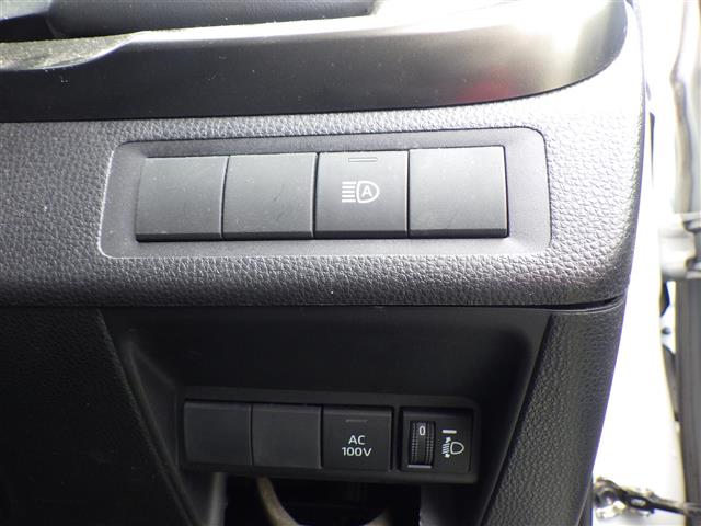 UZ0048498216_11_002.jpg
