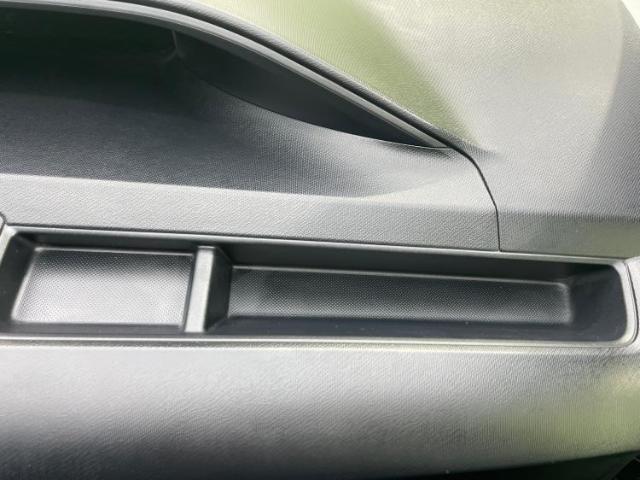 UZ0048356607_52_001.jpg