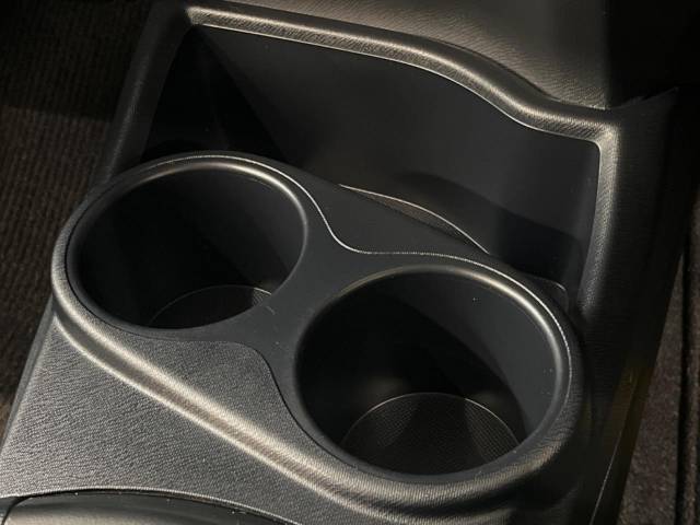 UZ0048186518_38_001.jpg