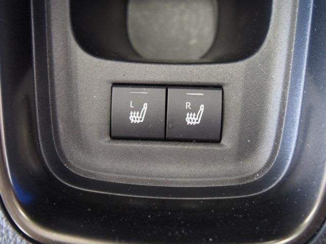UJ0048305901_18_003.jpg