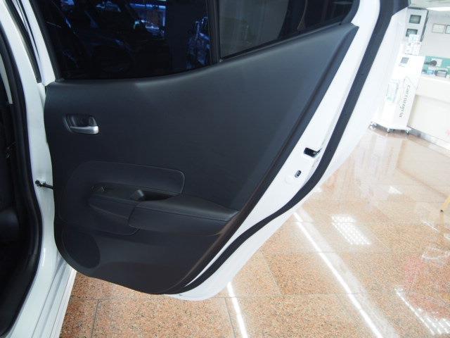 UJ0048305901_57_004.jpg
