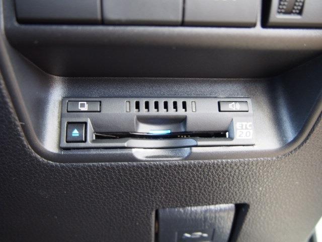 UJ0048305901_65_004.jpg