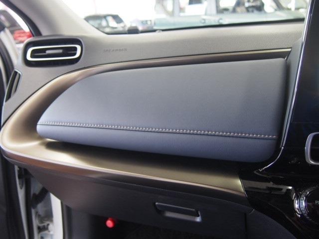 UJ0048305901_68_004.jpg