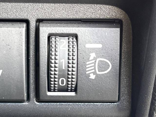 UZ0048545936_55_001.jpg