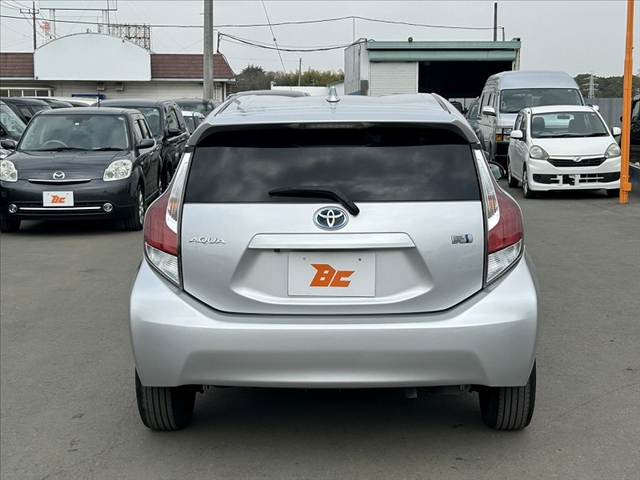 UZ0048462362_13_001.jpg
