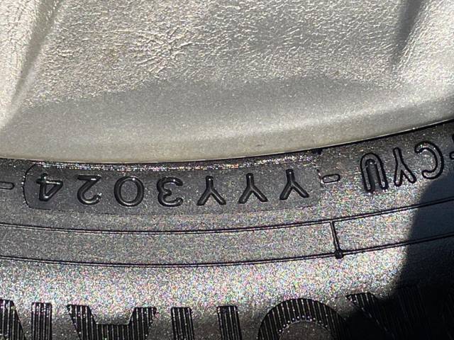 UZ0048203248_58_001.jpg
