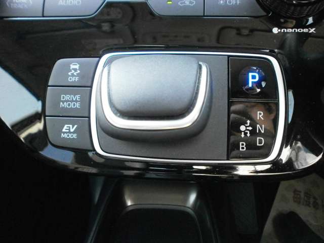 U00048354581_15_001.jpg