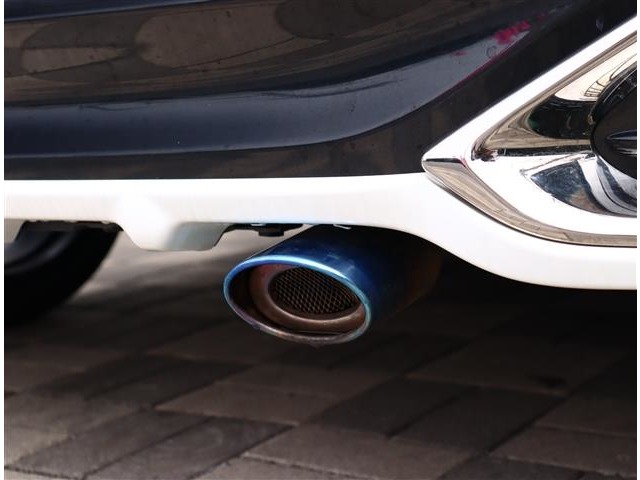 UJ0048461711_50_001.jpg