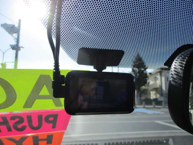 UJ0047530412_35_002.jpg
