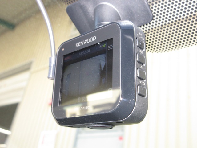 UZ0047433694_4_001.jpg