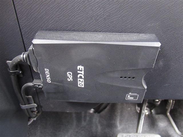 UJ0048468199_12_001.jpg