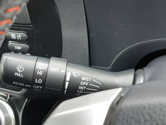 UJ0047596159_37_001.jpg