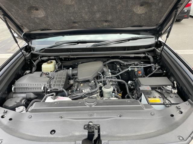 UZ0048497384_52_001.jpg
