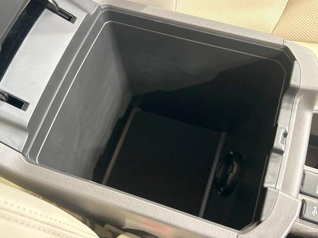 UZ0047973301_73_001.jpg