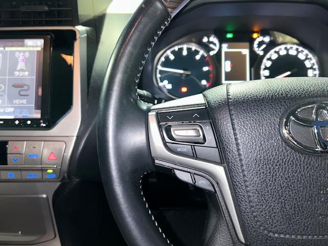 UZ0048369809_18_002.jpg