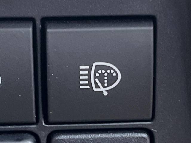 UZ0047850568_49_001.jpg