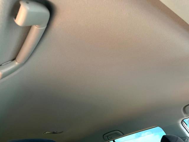 UZ0048188946_32_001.jpg