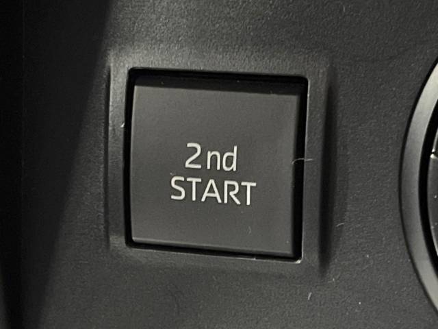 UZ0048188946_57_001.jpg