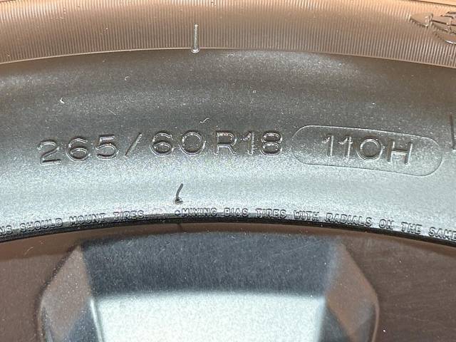 UZ0048435356_33_001.jpg