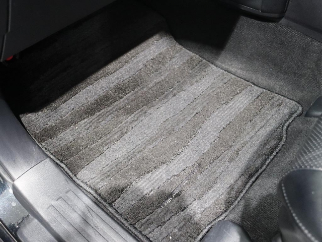UZ0047676861_13_003.jpg