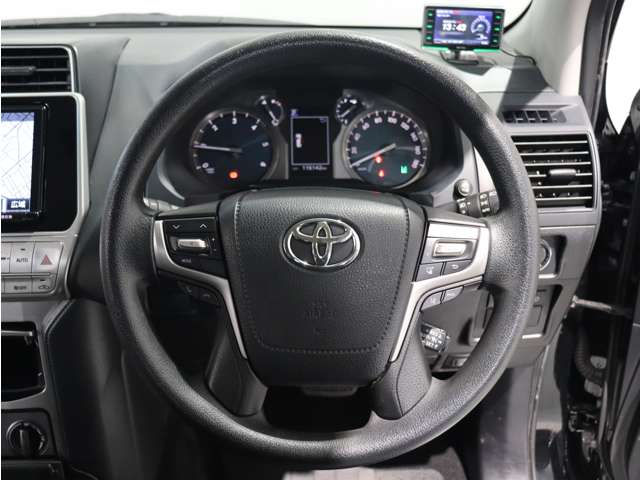 UZ0047676861_61_001.jpg
