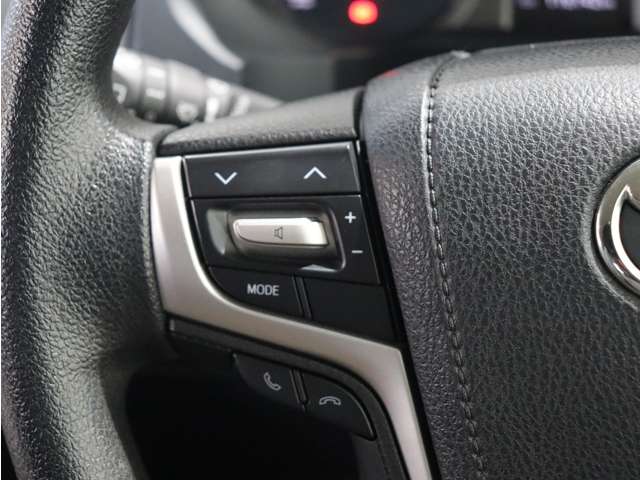 UZ0047676861_70_001.jpg