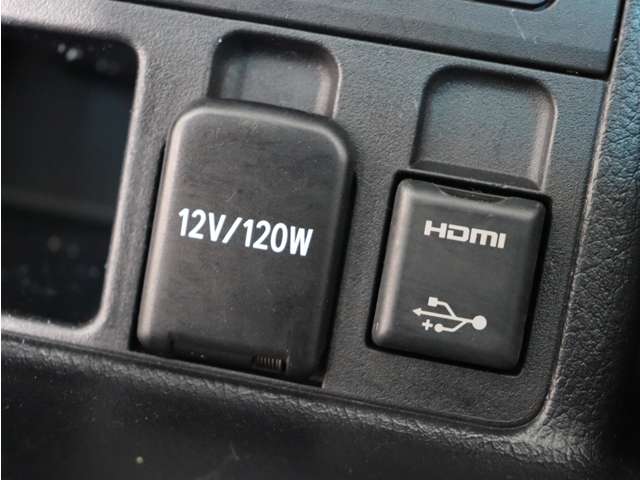 UZ0047676861_73_001.jpg