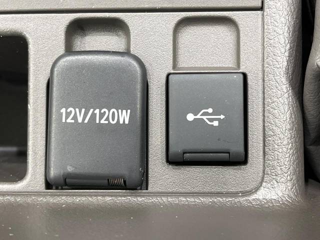 UZ0048040785_69_001.jpg