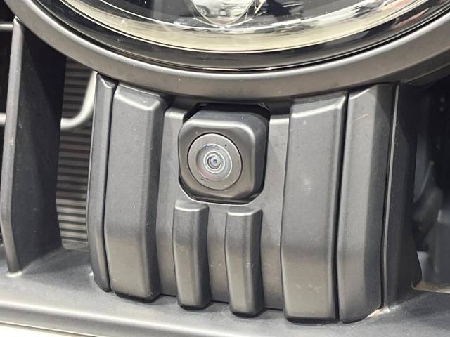 UZ0048040785_77_001.jpg