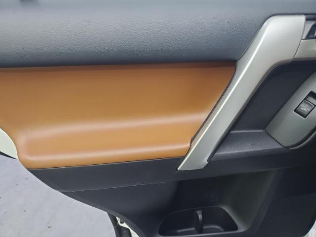 UZ0047832303_34_001.jpg