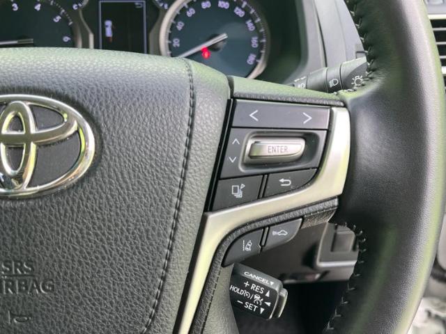 UZ0048179710_37_001.jpg