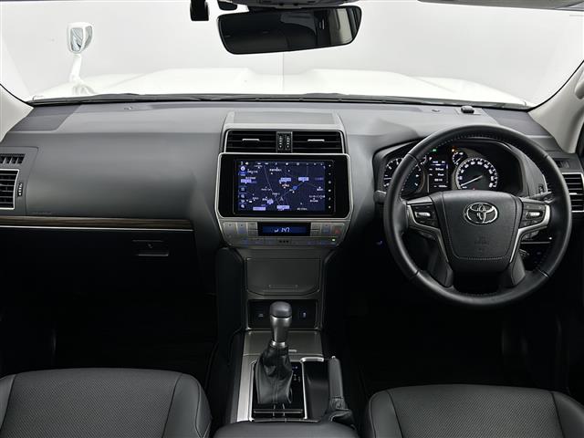 UZ0048031437_3_002.jpg