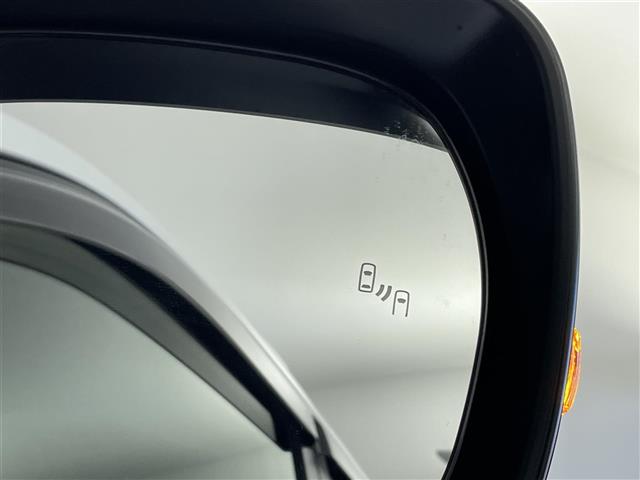 UZ0047848640_12_002.jpg