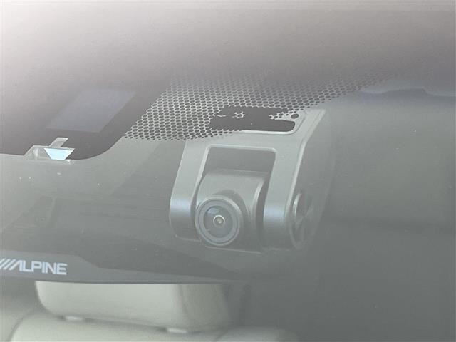 UZ0047848640_41_002.jpg