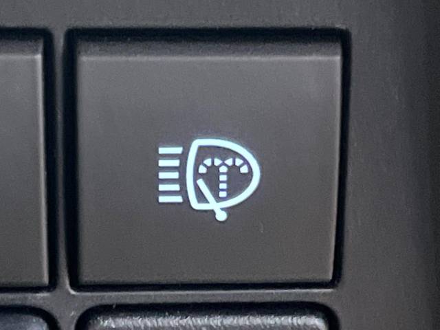 UZ0048367905_51_001.jpg