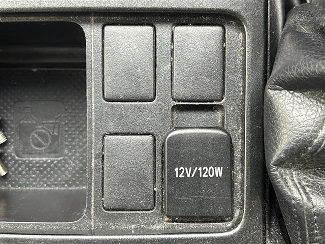 UZ0048424714_13_002.jpg