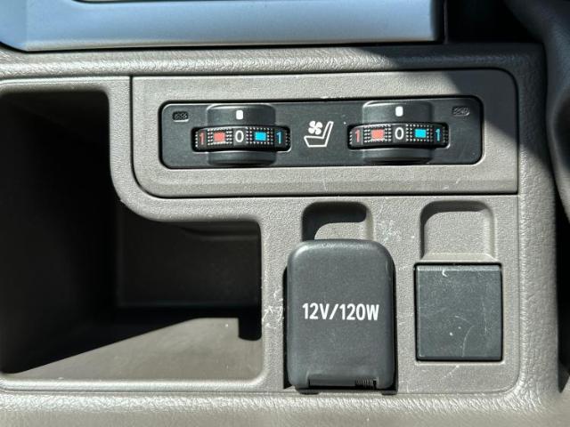 UZ0047878323_39_001.jpg