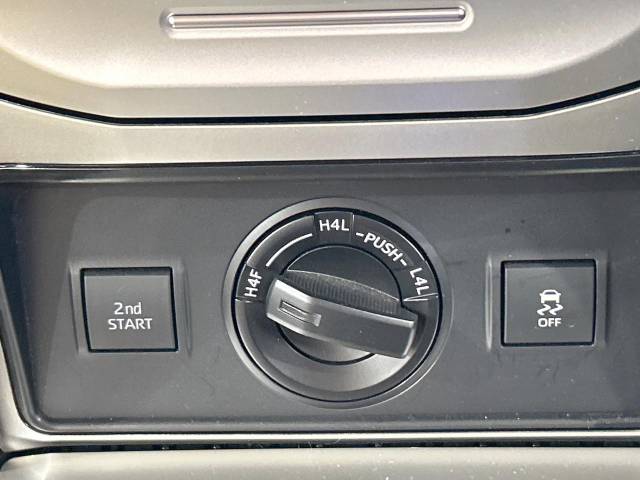 UZ0047938689_57_001.jpg