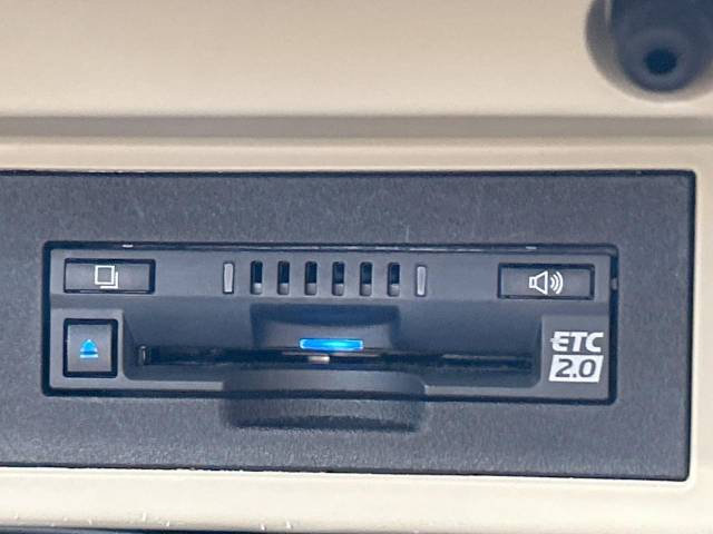 UZ0047938689_7_001.jpg