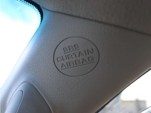 UZ0047784915_66_001.jpg