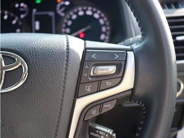 UZ0047784915_77_001.jpg