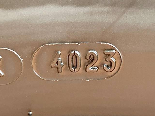 UZ0048427586_35_001.jpg